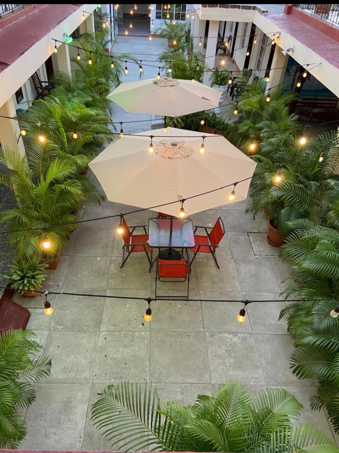 Hotel El Reformador Puerto Barrios Exterior foto